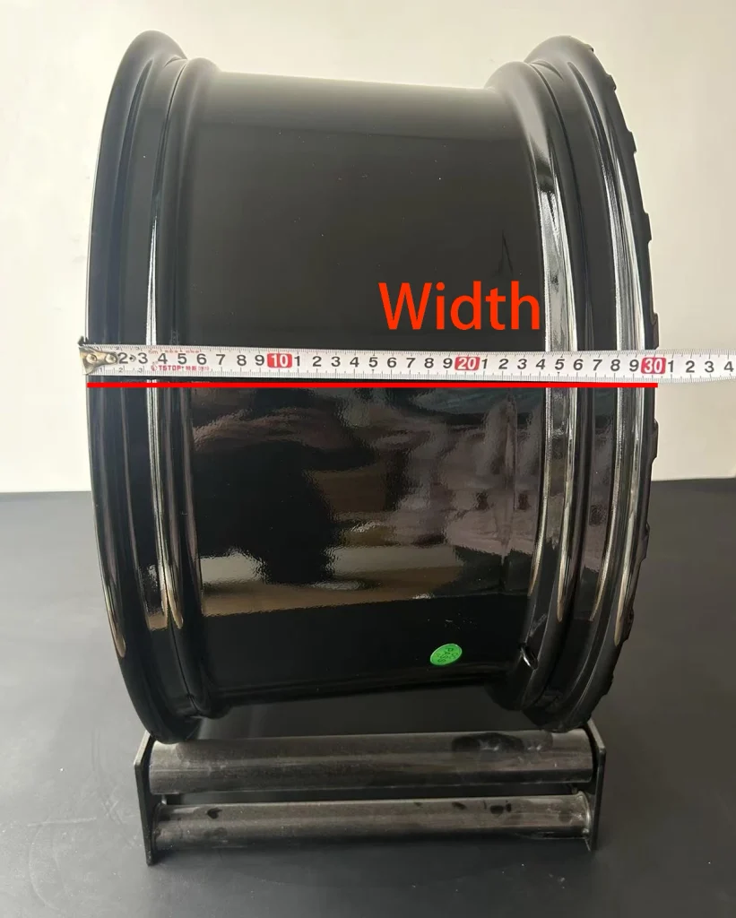 Measuring the width of a forged wheel